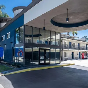 Hotel 6-anaheim, Ca - Convention Center Anaheim